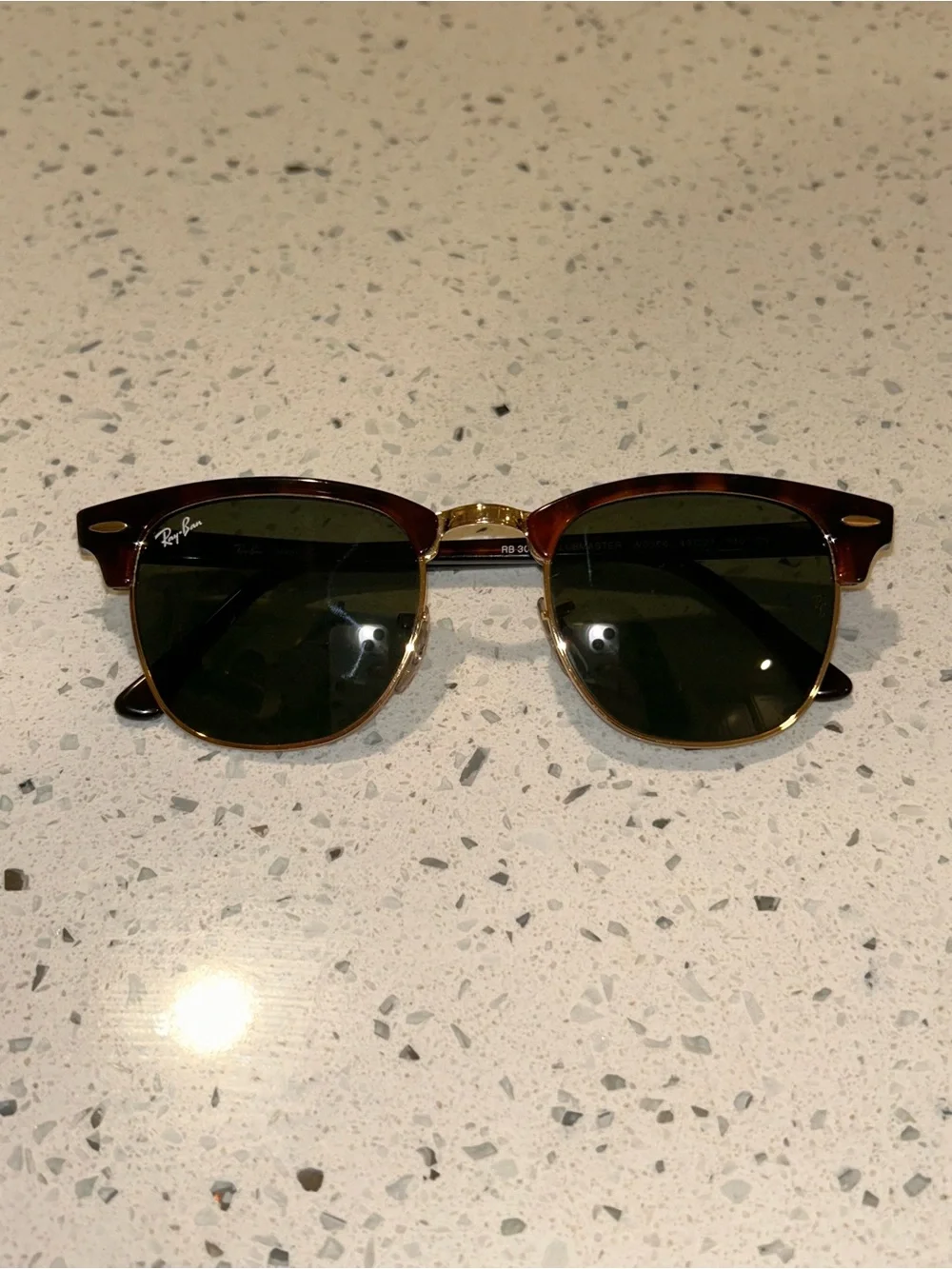 Ray-Ban Clubmaster Sunglasses in Tortoiseshell and Gold with cleaning cloth & ca